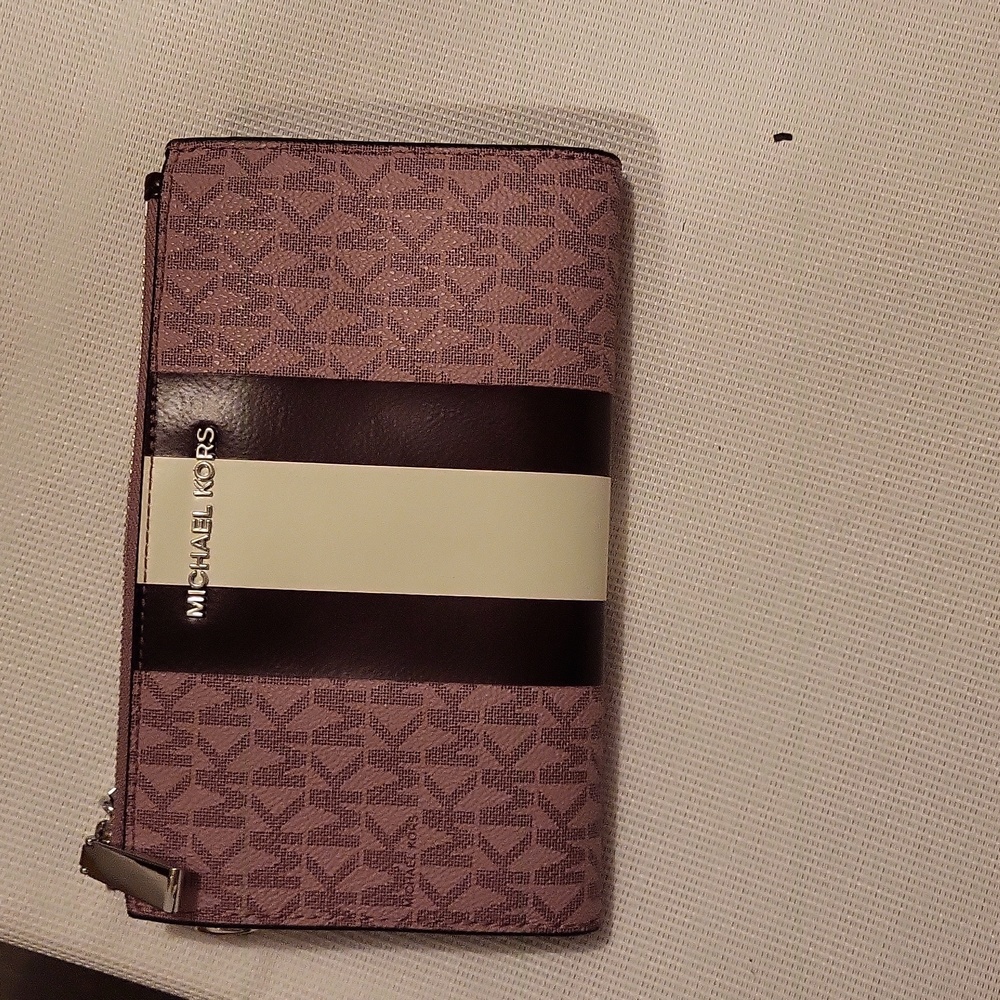 Michael kors wallet